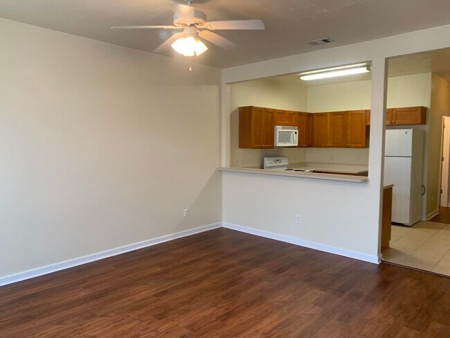 3400 Old Bainbridge Rd in Tallahassee, FL - Building Photo - Building Photo