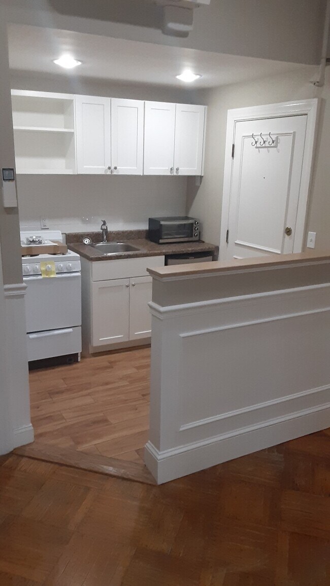 property at 247 W Newton St