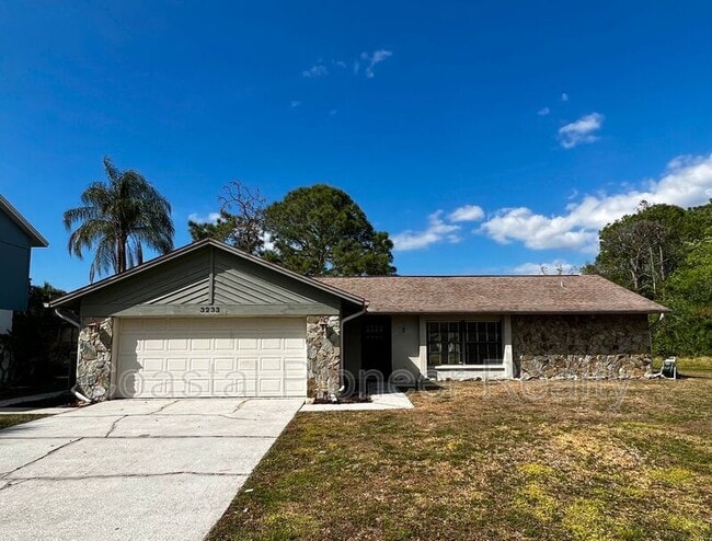 property at 3233 Oakwood Pl