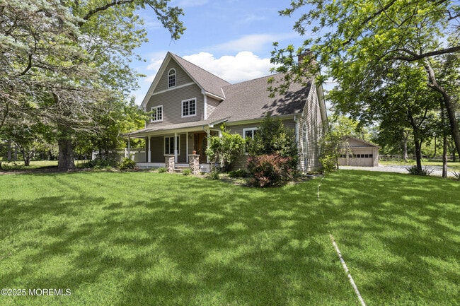 property at 527 E Veterans Hwy