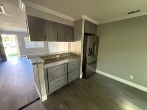 2739 Wilson Ave in Redding, CA - Building Photo - Building Photo