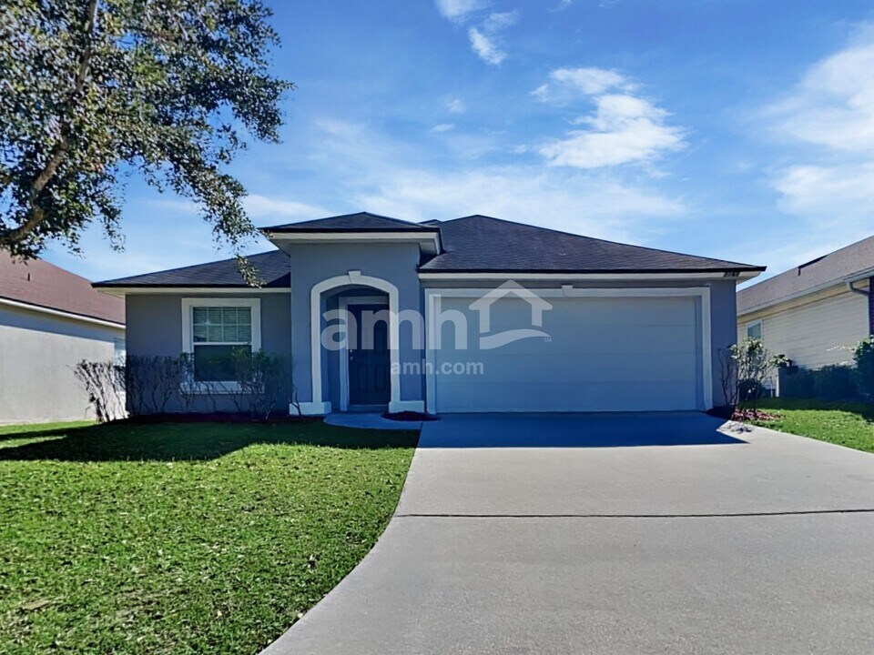 9168 Mill Grove Dr in Jacksonville, FL - Foto de edificio