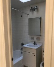 60 W 55th St in New York, NY - Building Photo - Building Photo