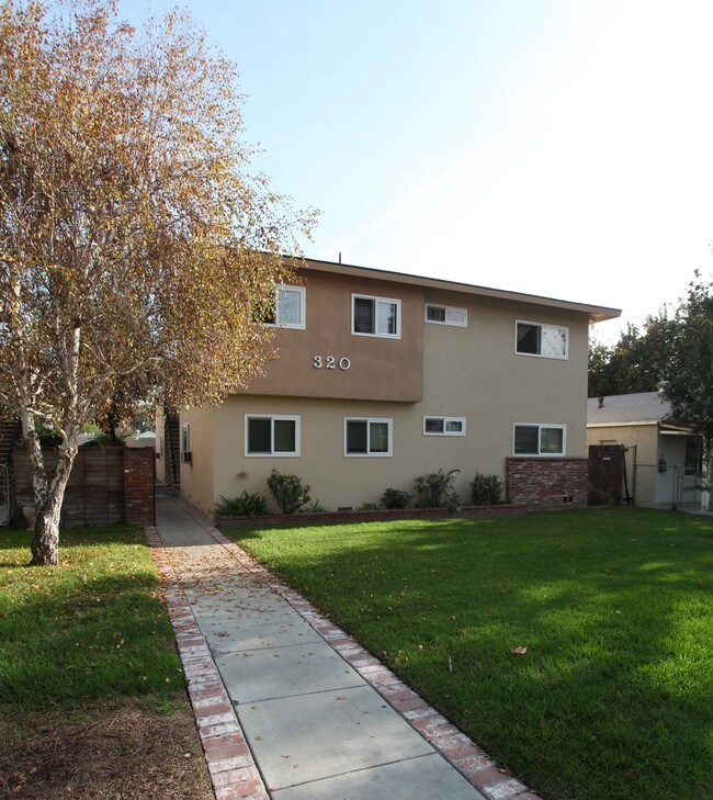 320 Western Ave in Glendale, CA - Foto de edificio - Building Photo