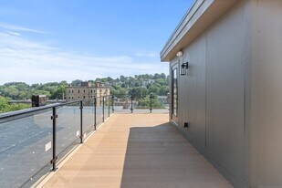 1571 Beacon St, Unit 2 in Brookline, MA - Building Photo