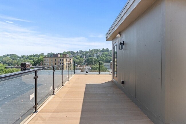 1571 Beacon St, Unit 2