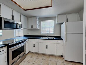 9213 N 13th St in Tampa, FL - Building Photo - Building Photo