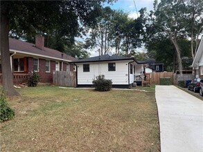 650 Holderness St SW in Atlanta, GA - Building Photo - Building Photo