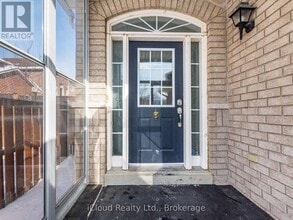 7333 Cork Tree Row in Mississauga, ON - Building Photo - Building Photo