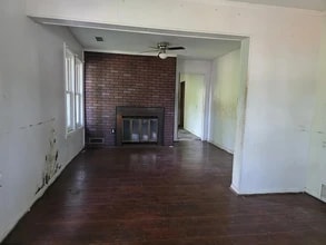 607 East Ave in Shinnston, WV - Building Photo - Building Photo