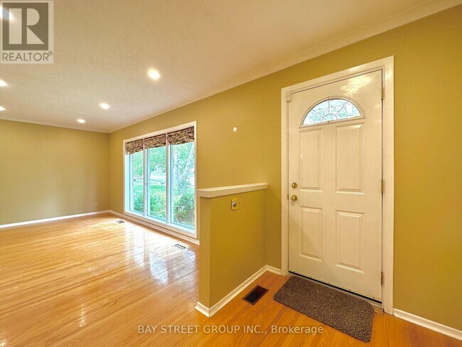 245 Forest Hill Dr in Kitchener, ON - Building Photo - Building Photo