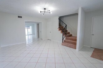 1255 Witte Rd in Houston, TX - Building Photo - Building Photo