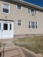 2246 Grant St in Bettendorf, IA - Building Photo - Building Photo