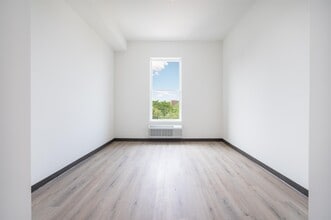 857 Bergen Ave in Jersey City, NJ - Building Photo - Building Photo