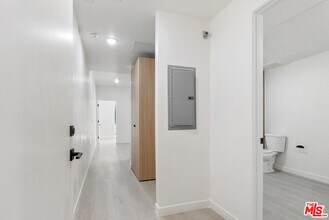 1124 Normandie Ave in Los Angeles, CA - Building Photo - Building Photo