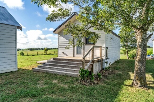 452 Co Rd 205 in Caldwell, TX - Building Photo - Building Photo