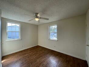 303 Pleasant St in Hinesville, GA - Building Photo - Building Photo