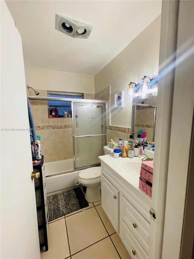 1420 Atlantic Shores Blvd in Hallandale Beach, FL - Building Photo - Building Photo