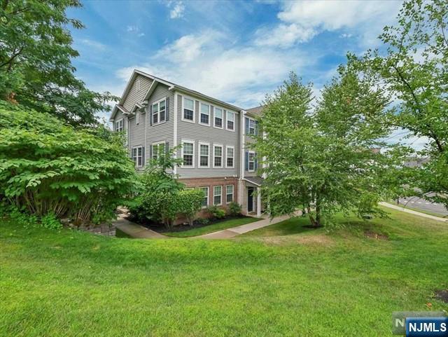 11 Truman Dr in Wood Ridge, NJ - Building Photo - Building Photo