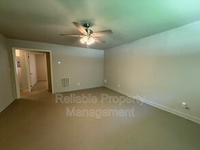 725 Locust Ln in Raleigh, NC - Building Photo - Building Photo