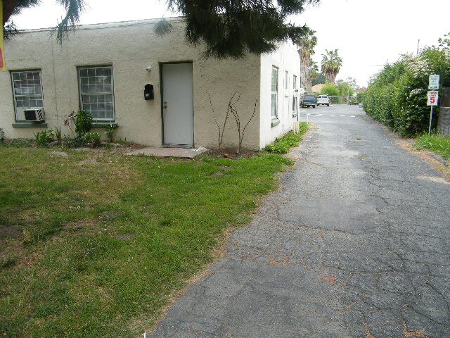 7233 Conejo Dr in San Bernardino, CA - Building Photo