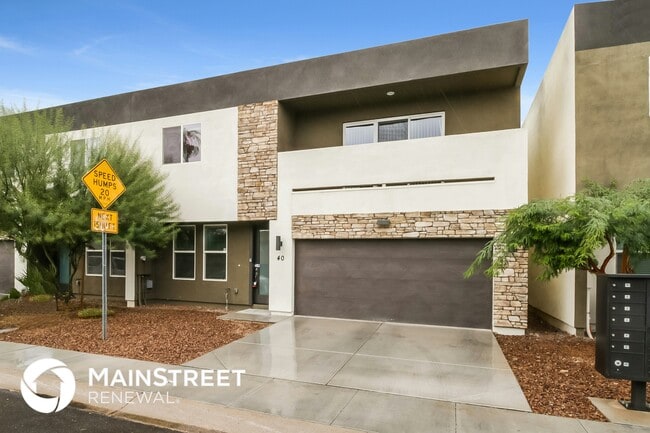 2000 N 36th St in Phoenix, AZ - Foto de edificio - Building Photo