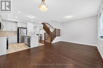 887 Eileen Vollick Cres. in Ottawa, ON - Building Photo - Building Photo