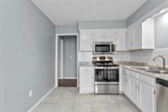 400 NE Independence Ave in Lee's Summit, MO - Building Photo - Building Photo