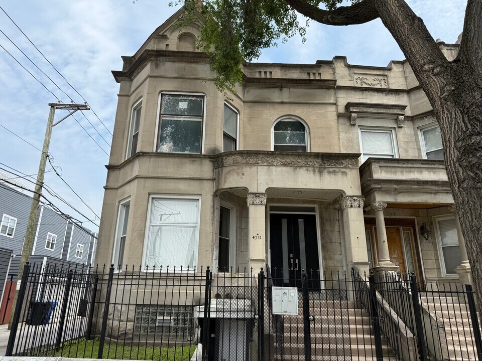 4311 S Vincennes Ave in Chicago, IL - Building Photo