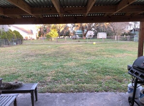 8340 Angela Ct in Zephyrhills, FL - Foto de edificio - Building Photo