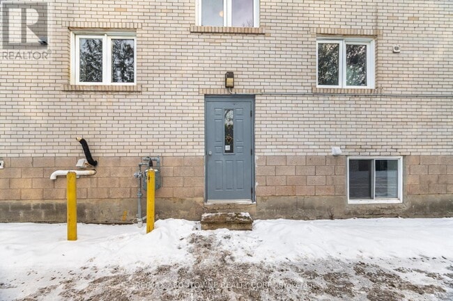 2320 Hixon St in Oakville, ON - Building Photo - Building Photo