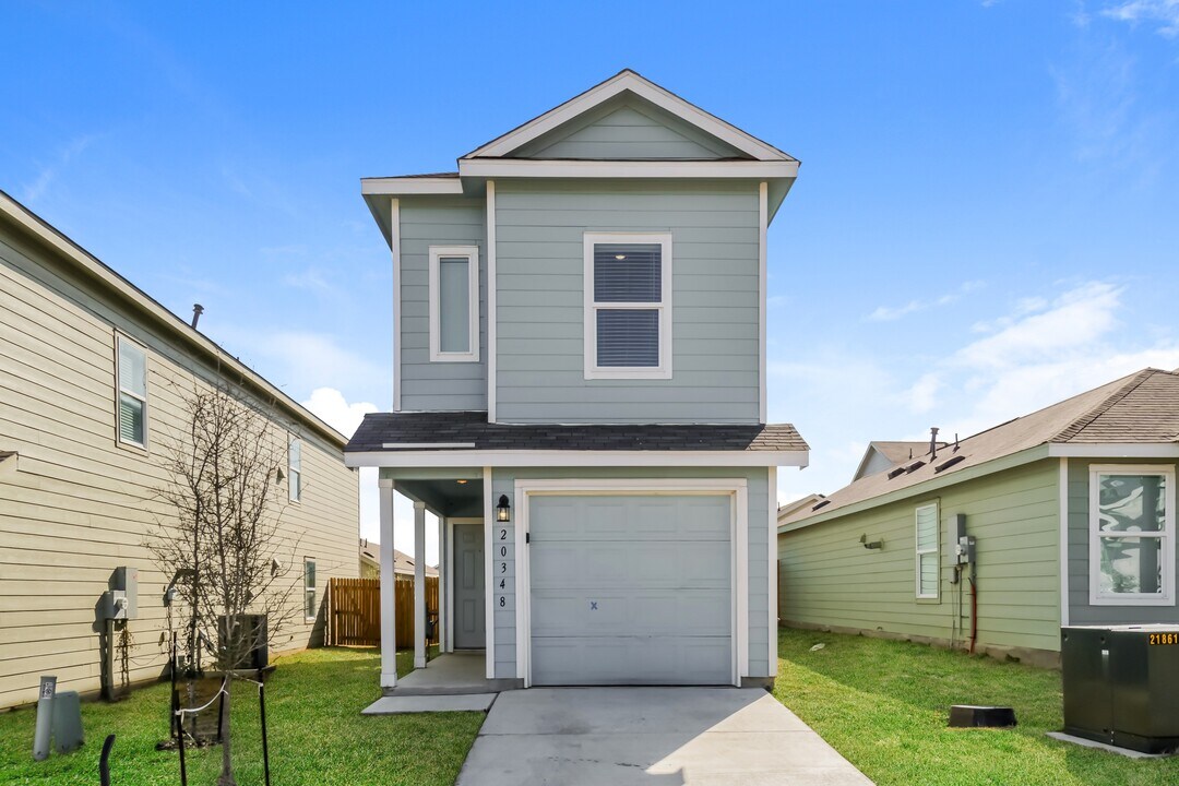 20348 Andalusite Wy in San Antonio, TX - Building Photo