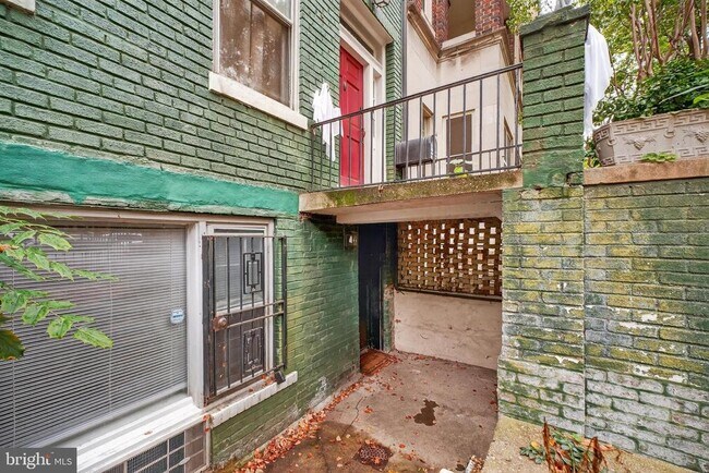 1745 Lanier Pl NW in Washington, DC - Building Photo - Building Photo