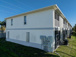 3514 Santa Barbara Blvd in Cape Coral, FL - Building Photo - Building Photo