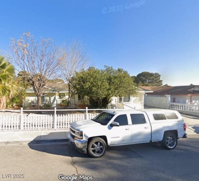 property at 5248 Rambling Rd