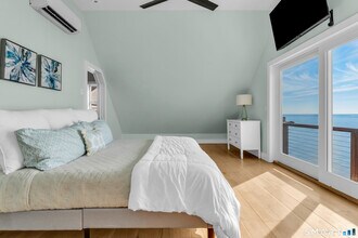 49 Circle Beach Rd in Madison, CT - Building Photo - Building Photo