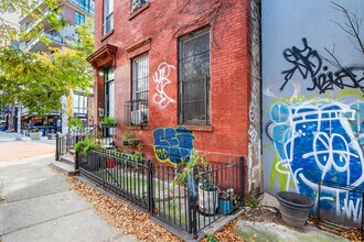 78 S 6th St in Brooklyn, NY - Foto de edificio - Building Photo