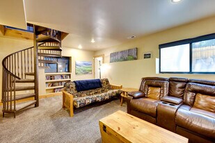 619 N Corona St in Colorado Springs, CO - Building Photo