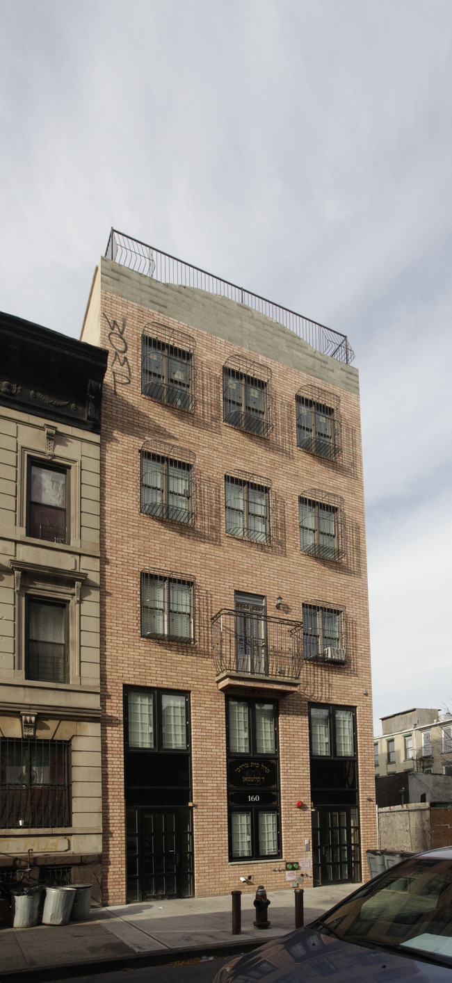 160 Franklin Ave in Brooklyn, NY - Building Photo - Building Photo