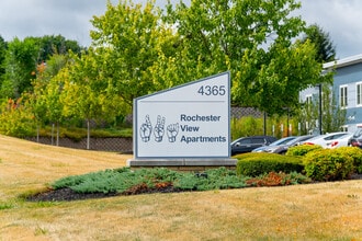 Rochester View Apartments in Henrietta, NY - Building Photo - Building Photo