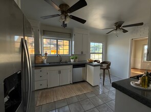 11559 Blix St in Los Angeles, CA - Building Photo - Building Photo