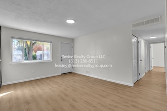 15796 Kerstyn St in Taylor, MI - Building Photo - Building Photo