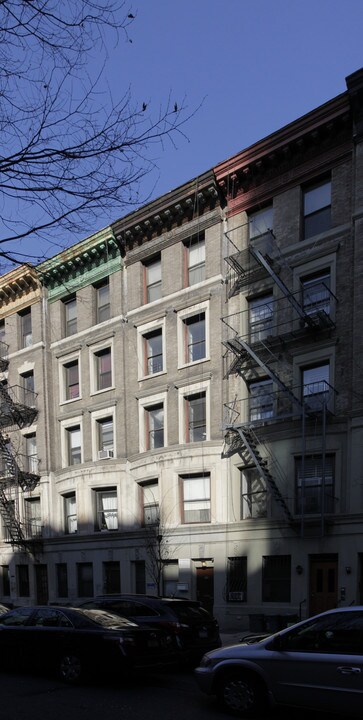 115 W 111th St in New York, NY - Building Photo