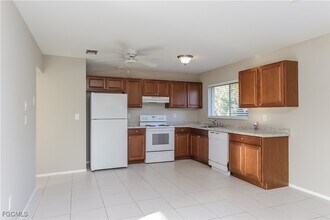 2601 Shenandoah St in North Port, FL - Building Photo - Building Photo