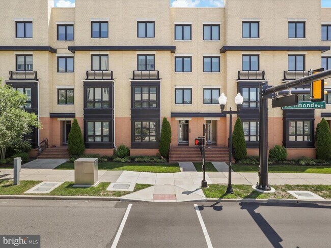 property at 2409 Richmond Hwy