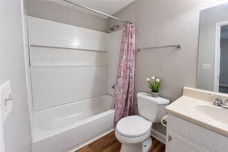 340 Red Oak Run SW in Marietta, GA - Building Photo - Building Photo