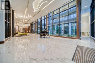 95-2695 McMahon Dr in Toronto, ON - Building Photo - Building Photo