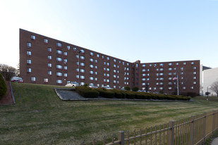 Borden Place in Fall River, MA - Foto de edificio - Building Photo