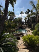 24690 W Saddle Peak Rd in Malibu, CA - Building Photo