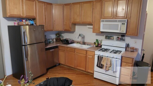 property at 1446 W Chicago Ave